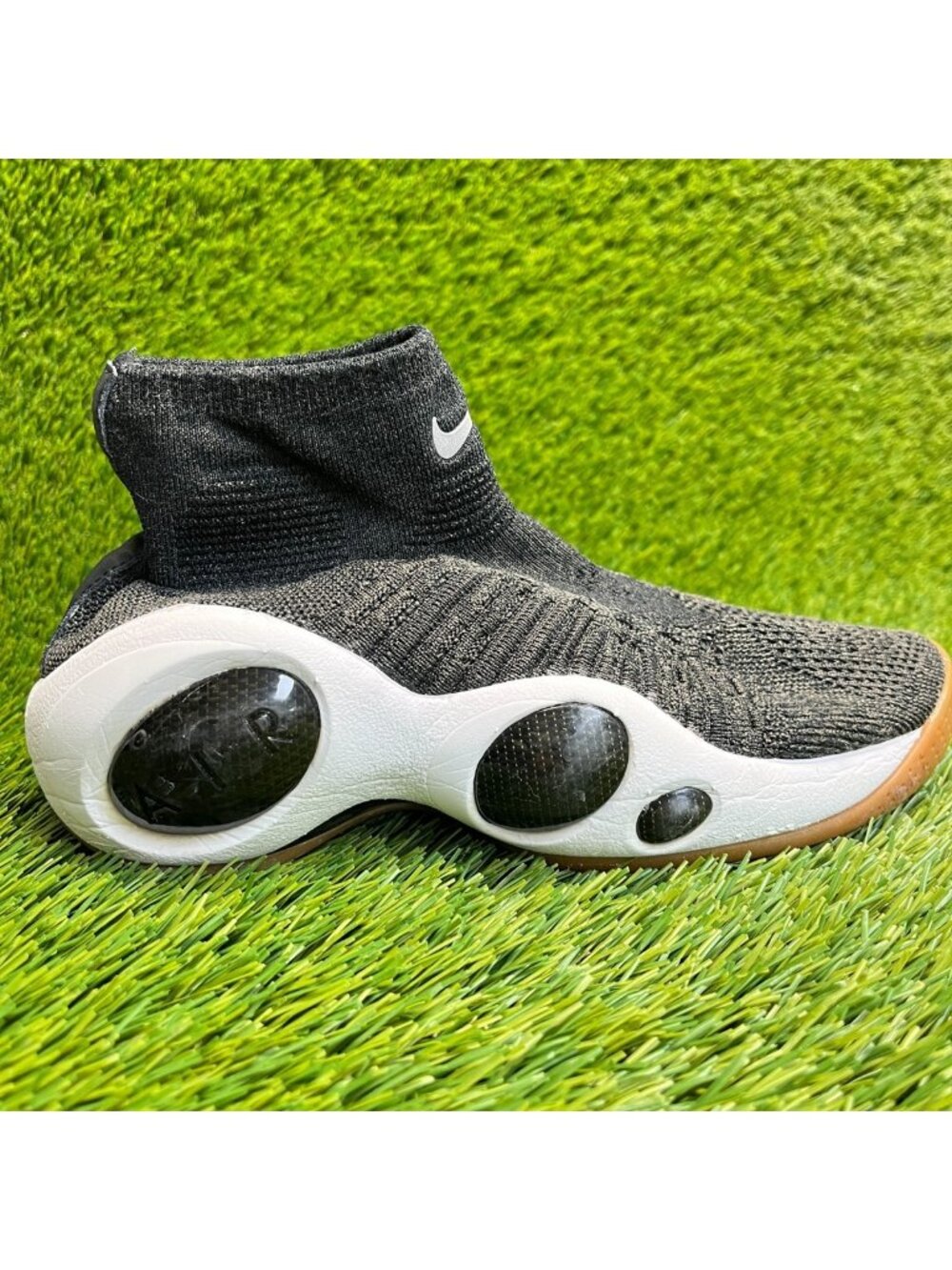 Nike Flight Bonafide Boys Size 6Y Black White Athletic Basketball Shoes Sneakers